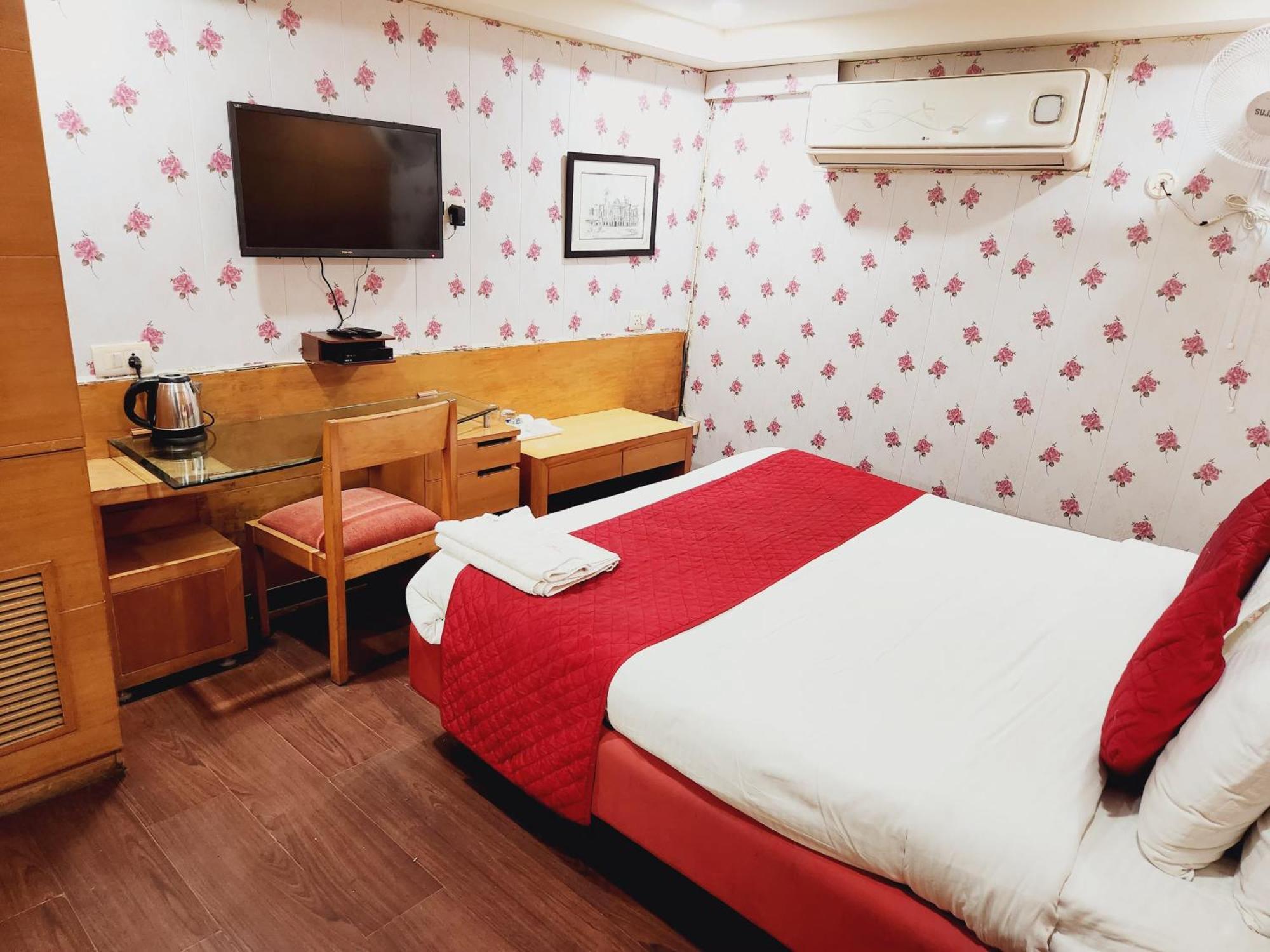Hotel Daffodils New Delhi